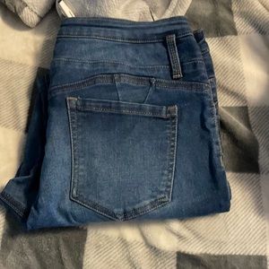 Women’s skinny jeans